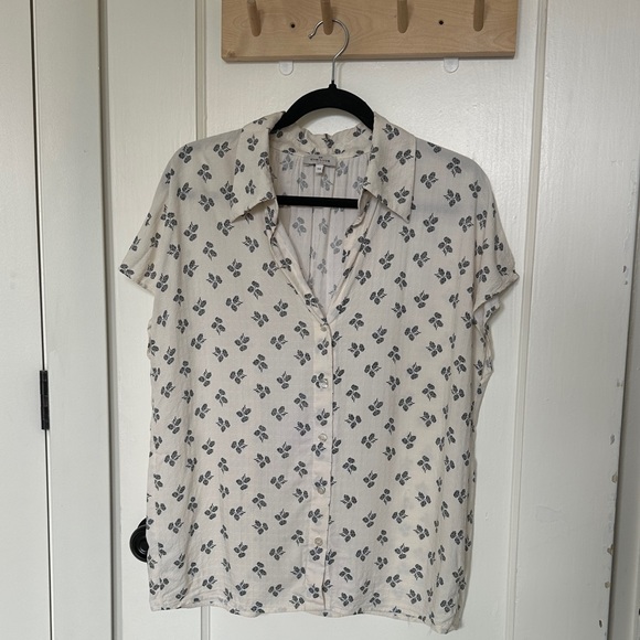 Cyrillus Cream and Black Floral Top - Picture 1 of 3